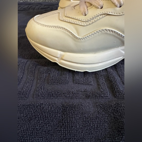 Gucci Rython Sneakers - Picture 7 of 11